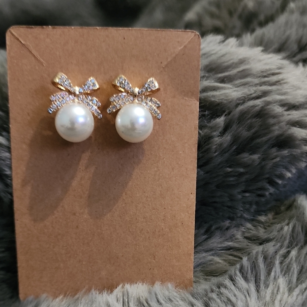 Fashion Jewelry Gold and White Bow Earrings